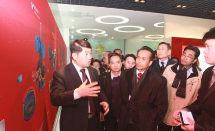 泰国农业部副部长Supachai Phosu一行到6686官方官网参观交流