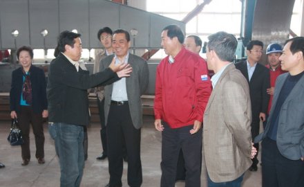 中国石油和化学工业联合会会长李勇武一行来6686官方官网视察指导工作